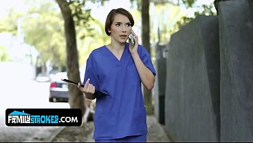Natalie Porkman & Melanie Hicks Dapat Perlakuan Khusus Dari Dokter Mesum